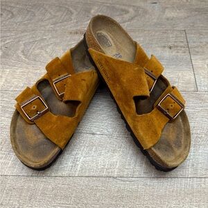 Birkenstock Unisex Arizona Leather Suede Buckle Sandal | Size 39 - US Size 8